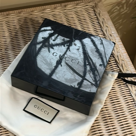 🦁 Gucci Embossed Stash Box - Picture 1 of 12